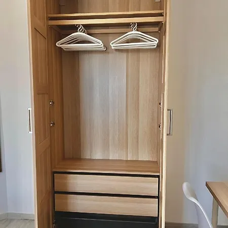 Zara - Free Parking Nápoly