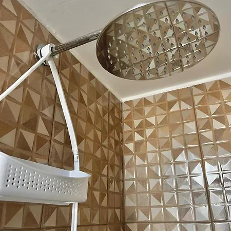 Zara - Free Parking *