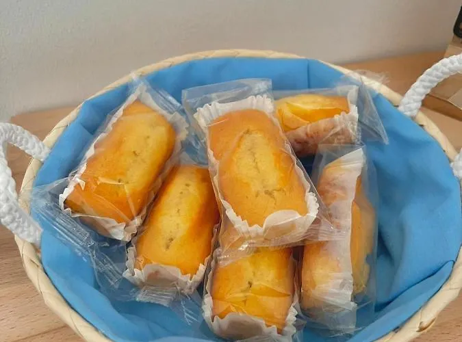 Zara - Free Parking *