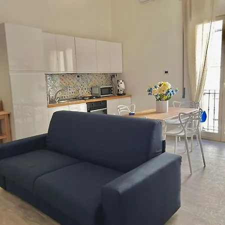 Zara - Free Parking Naples